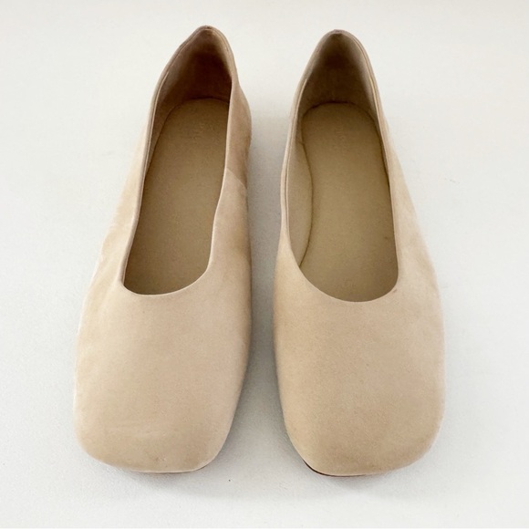 Vince Leah Ballet Flat Nubuck Beige Neutral Classic Minimalist Traditional 9.5 - Picture 8 of 15